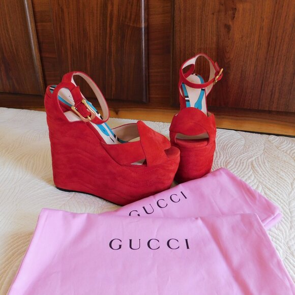 NIB Gucci Sally suede hibiscus red platform wedge heels ankle strap sandals 38 - Picture 5 of 16